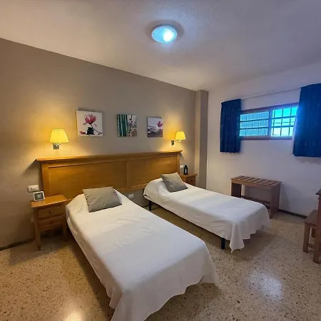 In Gran Canaria, Agaete Parque 310 *